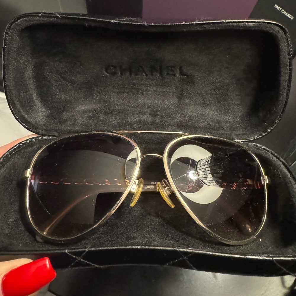 VINTAGE AUTHENTIC CHANEL aviator chain sunglasses
